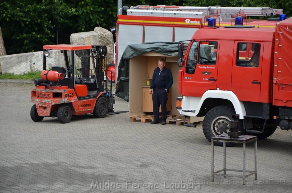 Tag der Offenen Tuer BF Koeln Weidenpesch Scheibenstr P298.JPG